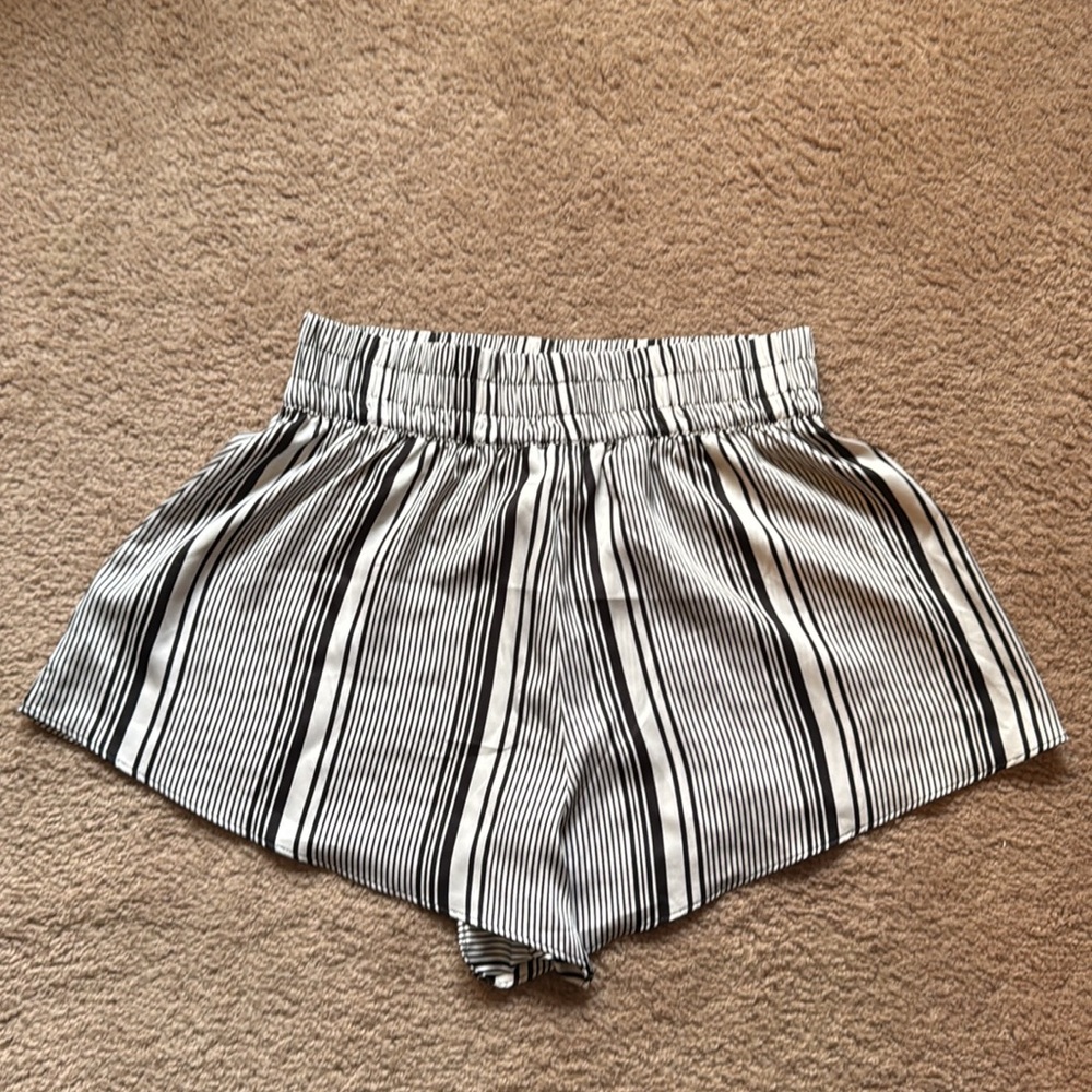 NWOT! Striped Black and White Women's Shorts - Picture 2 of 4